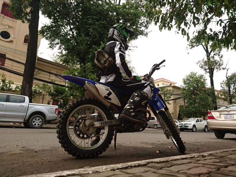 海外バイクの旅：ヤマハのバイクでカンボジア縦断スタート！